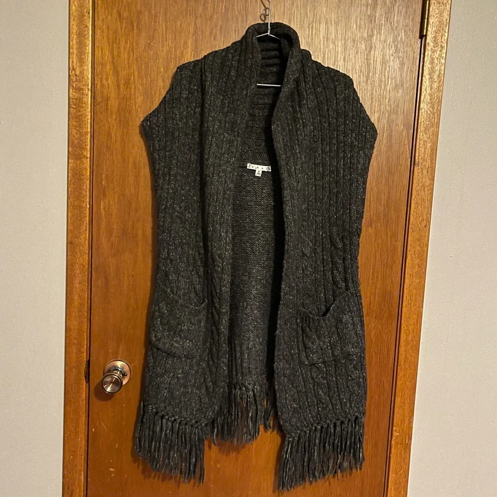 CAbi Gray Fringe Thick Knit Sweater Open Cardigan Vest Size Small - Picture 2 of 7